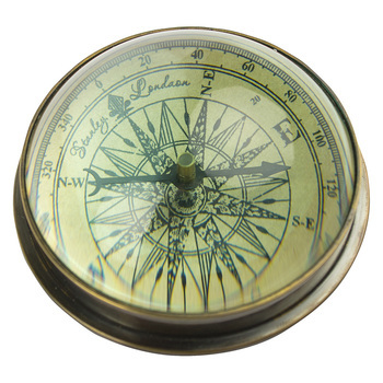 Foto - COMPASS- PAPERWEIGHT